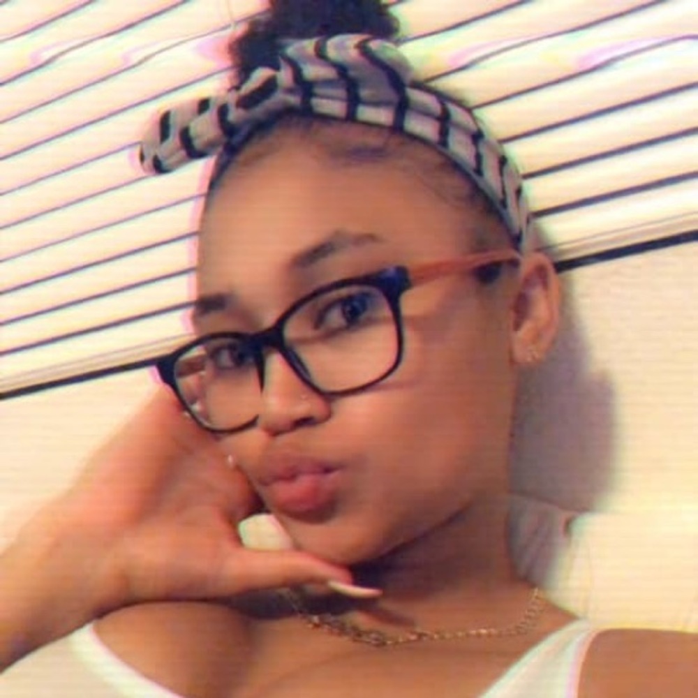 Meet your Posher, Ella